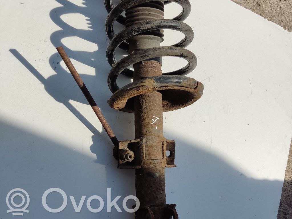 Volvo XC90 Front shock absorber with coil spring 