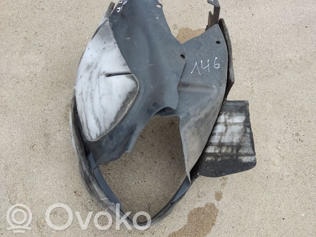 Chrysler Voyager Nadkole przednie 