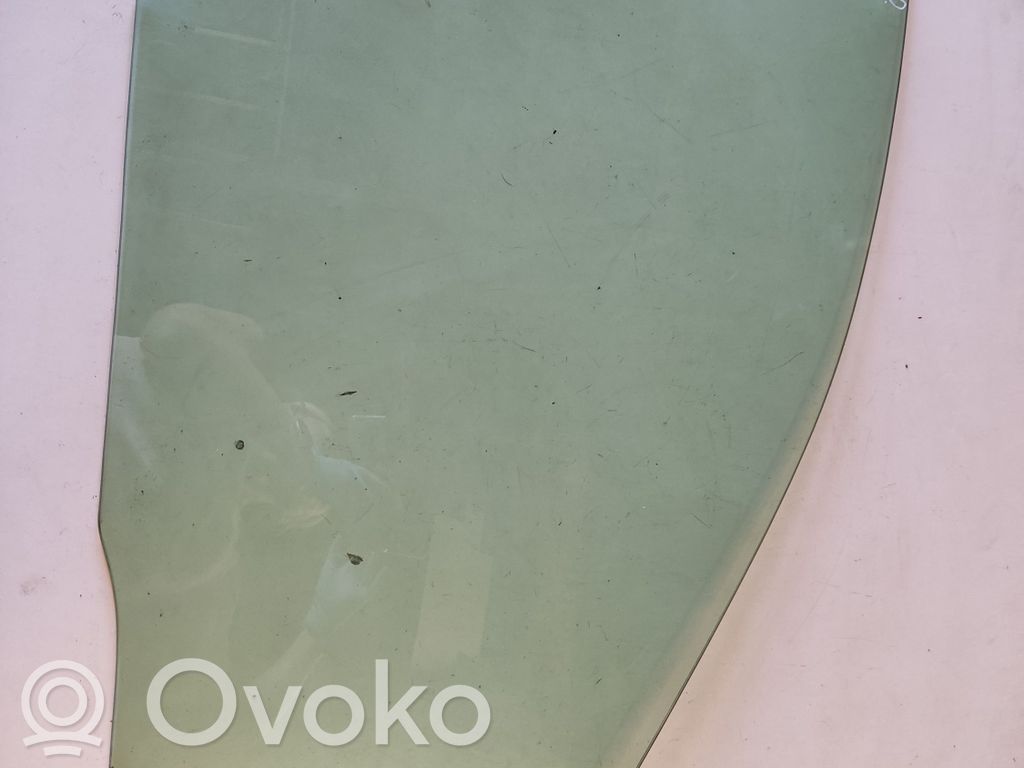 Mercedes-Benz C W204 Front door window glass four-door 