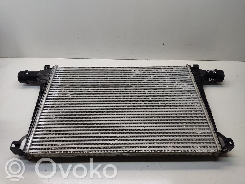 Audi Q7 4M Interkūlerio radiatorius 