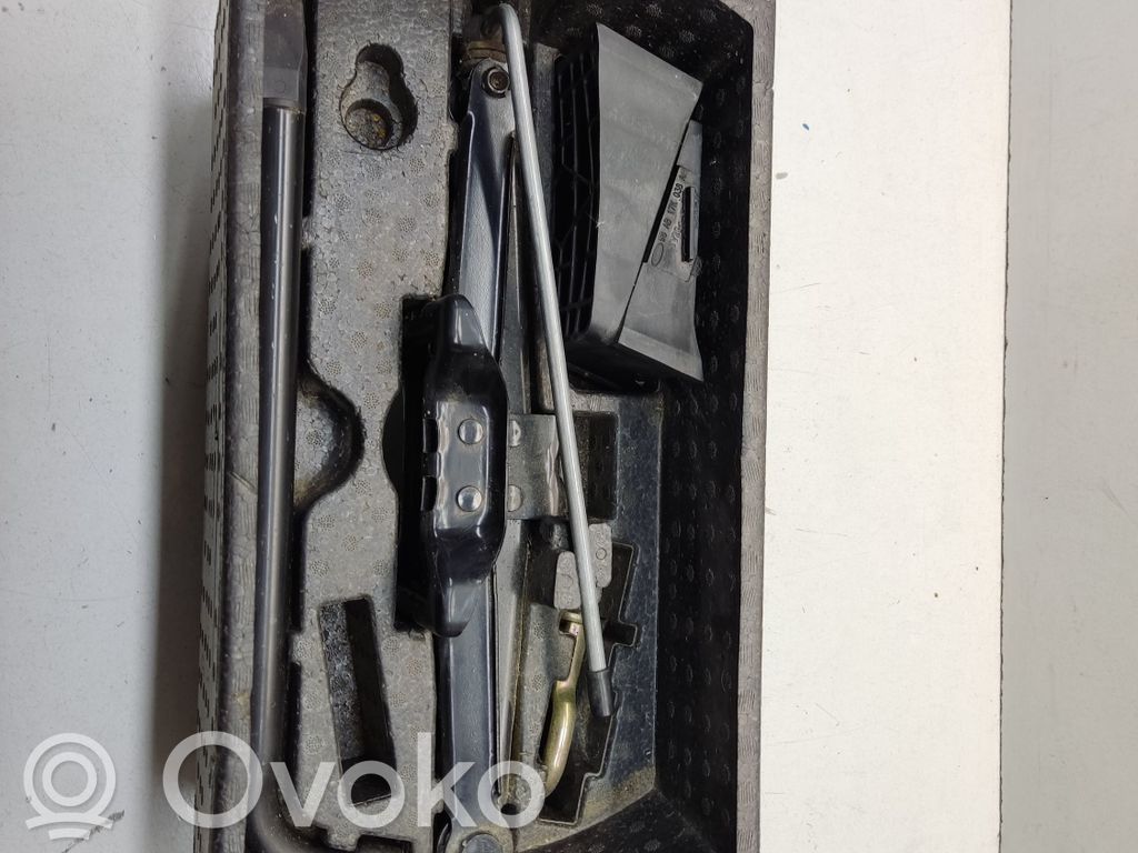Jaguar XF X250 Tool set 