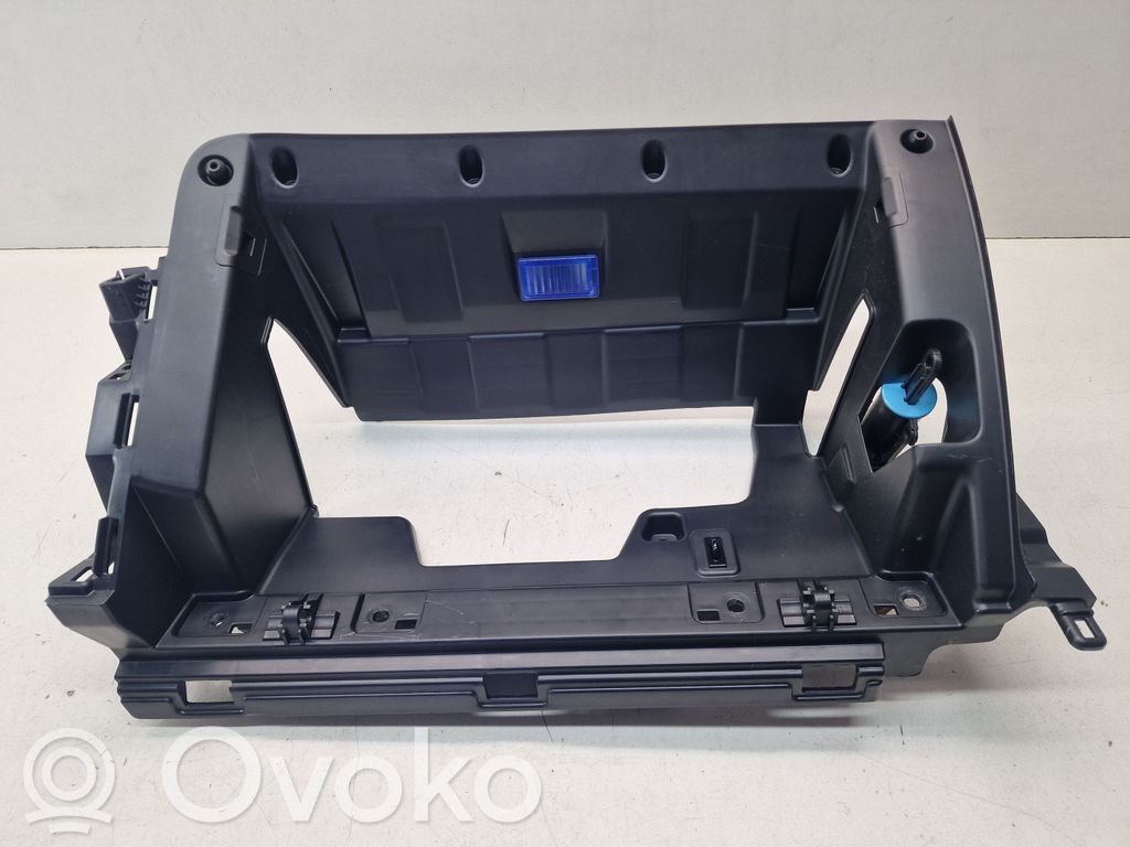 KIA Ceed Daiktadėžės (bordačioko) remas 