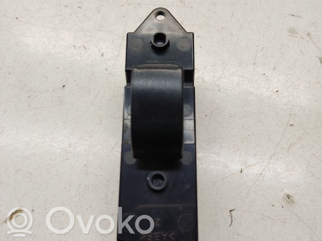 Electric window control switch   8608A062,C8DD603M