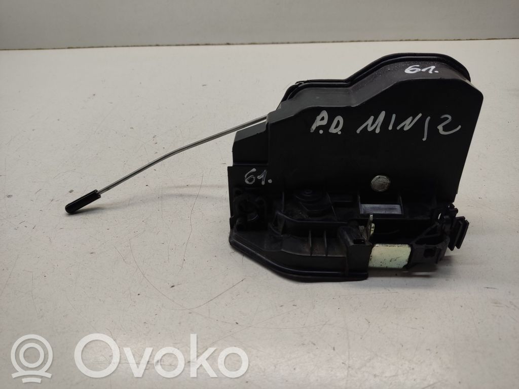 Mini Cooper Countryman R60 Front door lock 