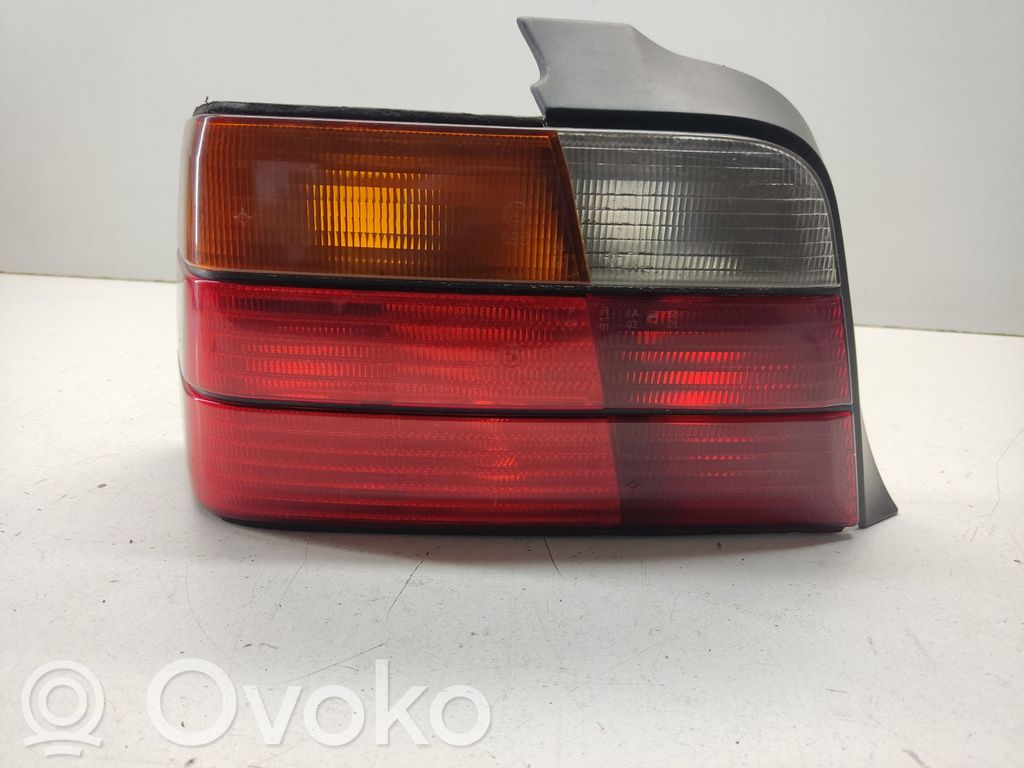 BMW 3 E36 Galinis žibintas kėbule 