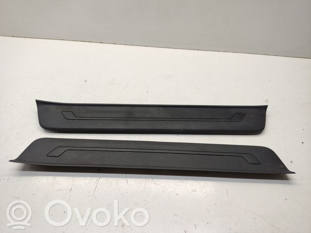 KIA Optima Etuoven kynnyksen suojalista 