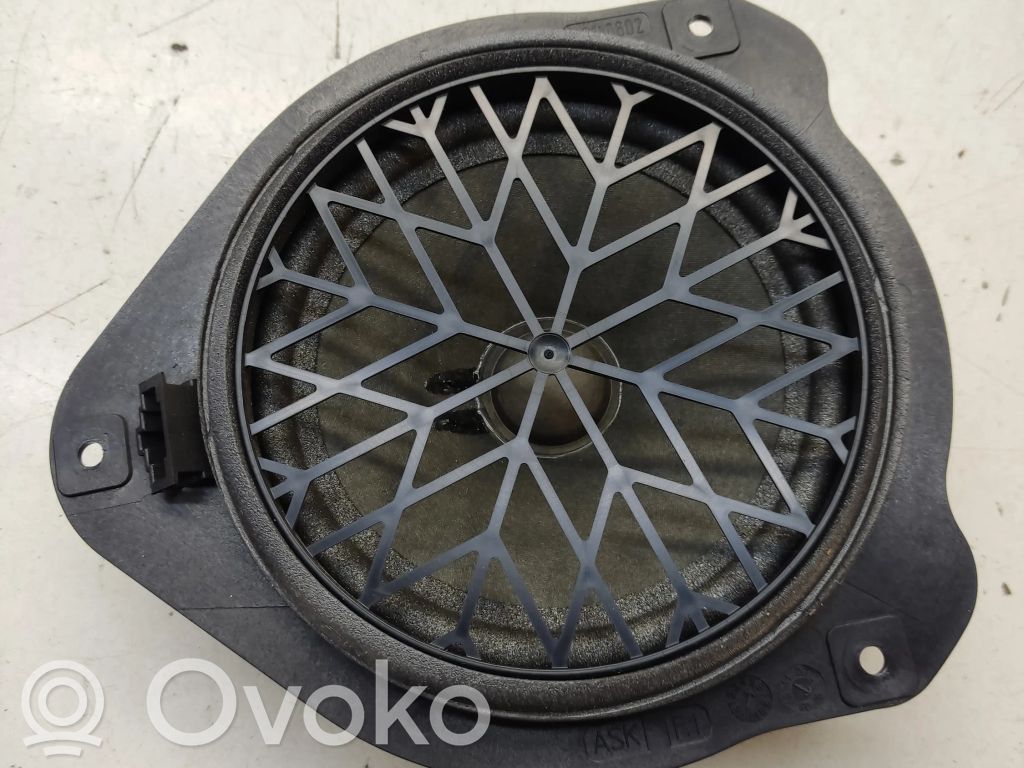 Audi A5 8T 8F Takaoven kaiutin 
