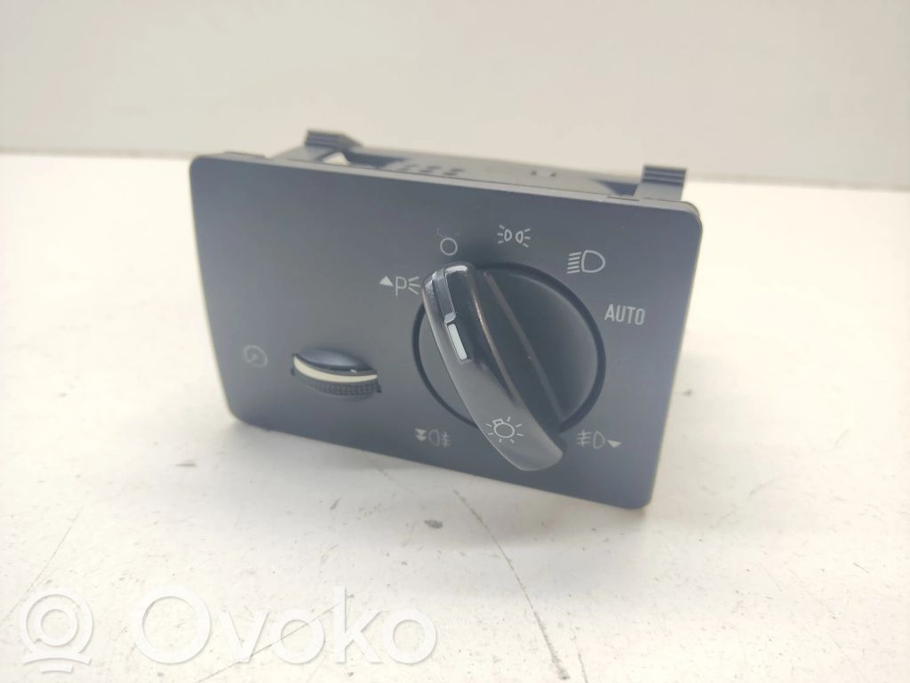 Ford C-MAX I Light switch 