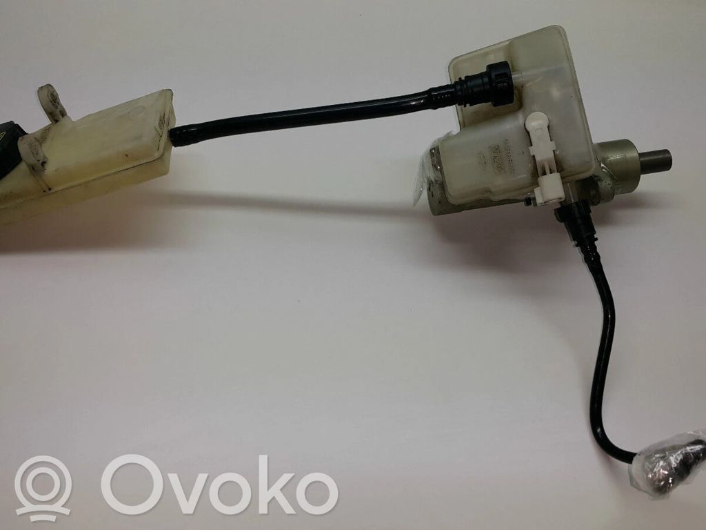 Ford C-MAX I Master brake cylinder 