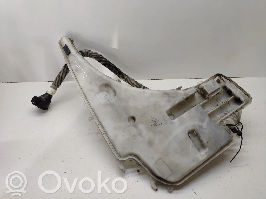 BMW 1 E81 E87 Langų skysčio bakelis 