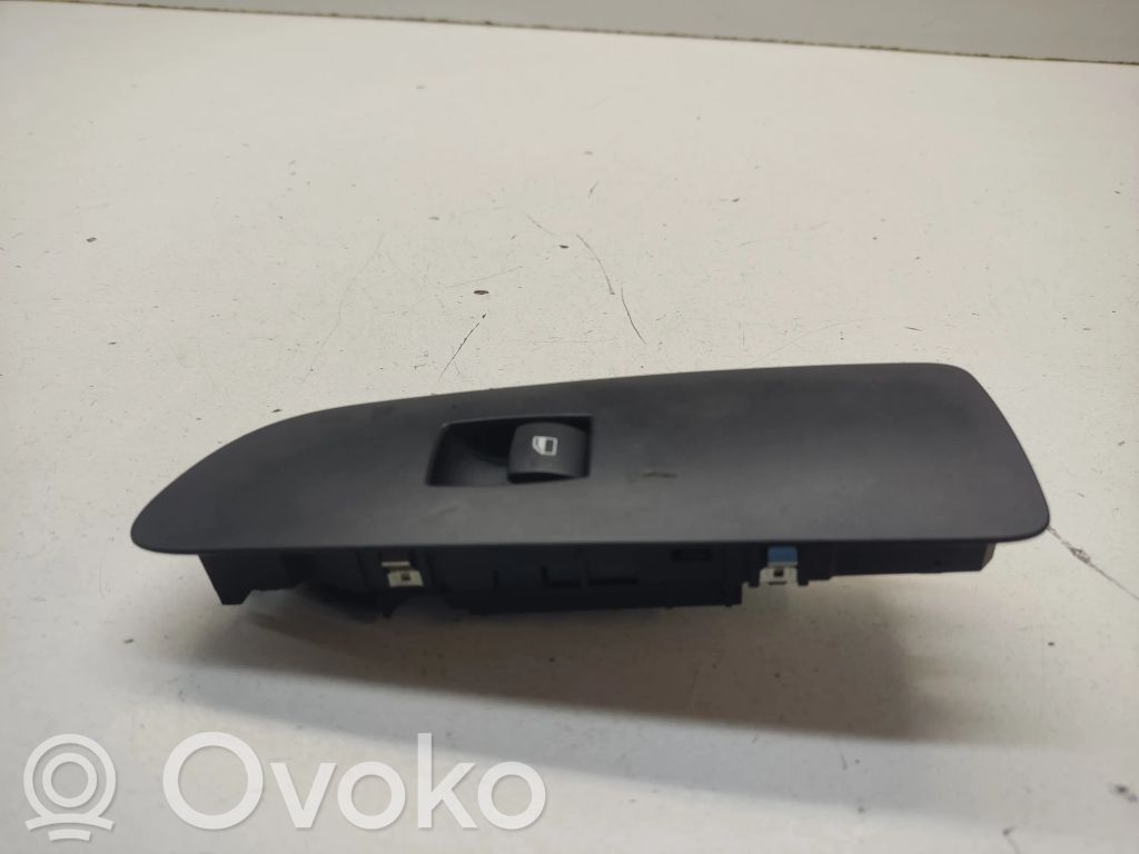 BMW 1 E81 E87 Electric window control switch 