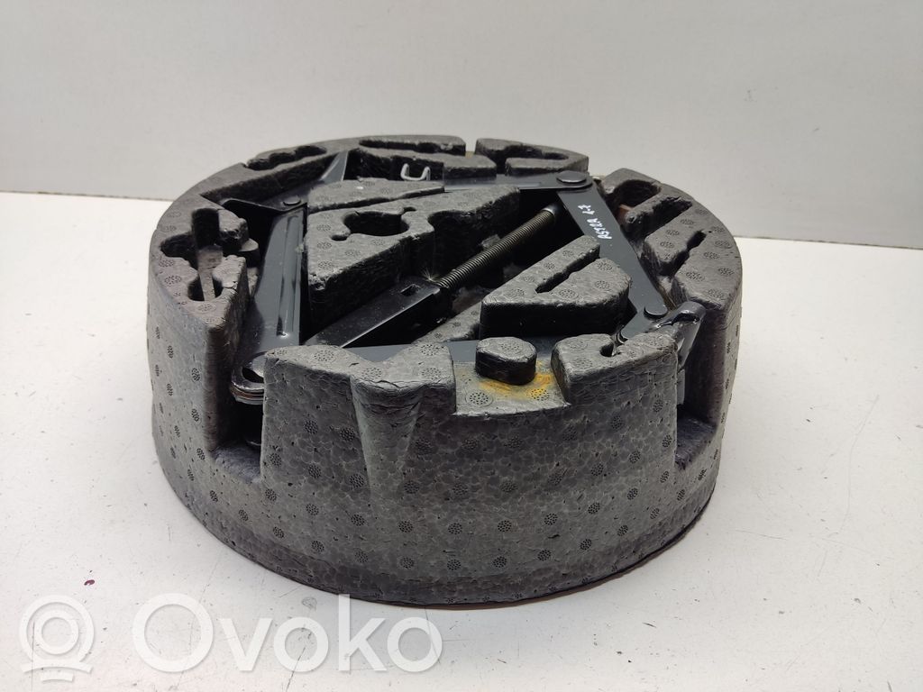 Opel Astra H Tool set 