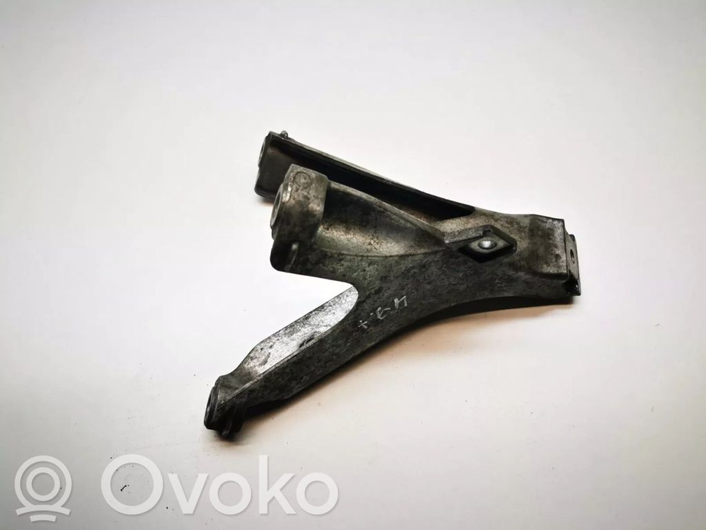 Audi A4 S4 B7 8E 8H Engine mounting bracket 