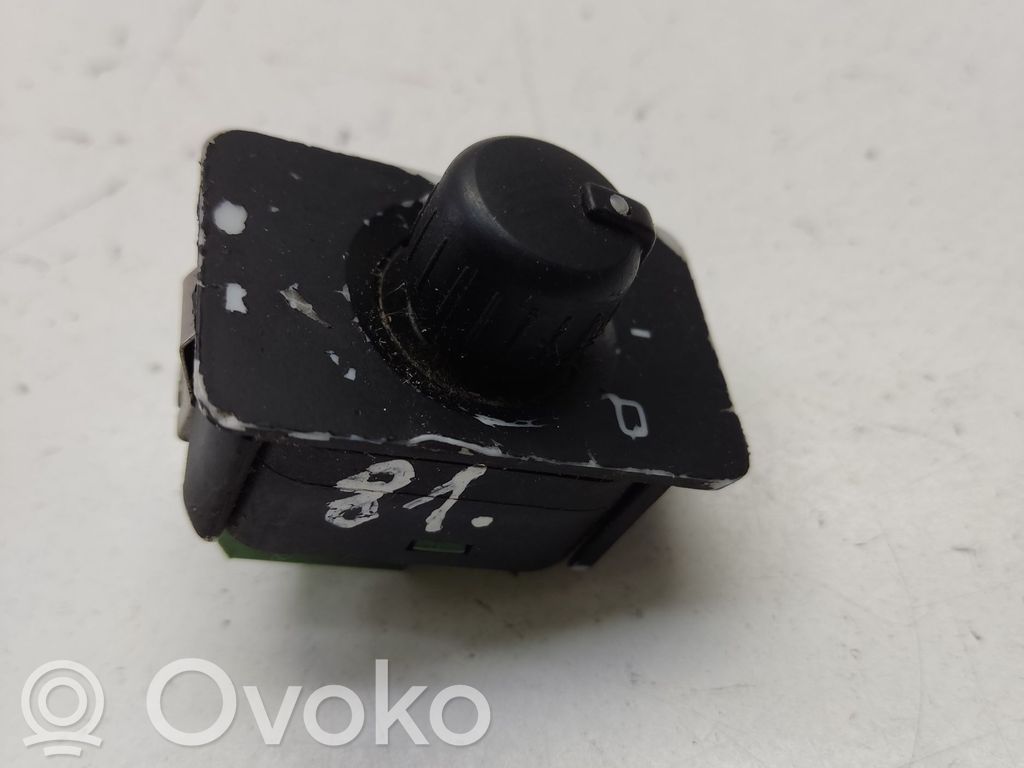 Audi A6 Allroad C5 Wing mirror switch 