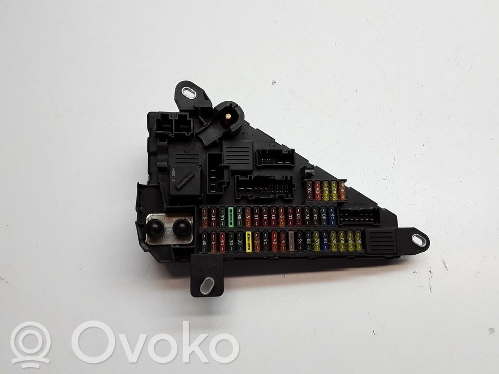 BMW 5 E60 E61 Saugiklių blokas 