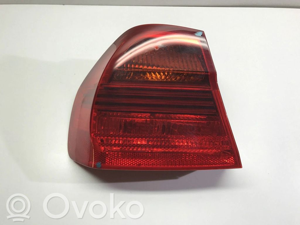 Rear/tail lights   6937458