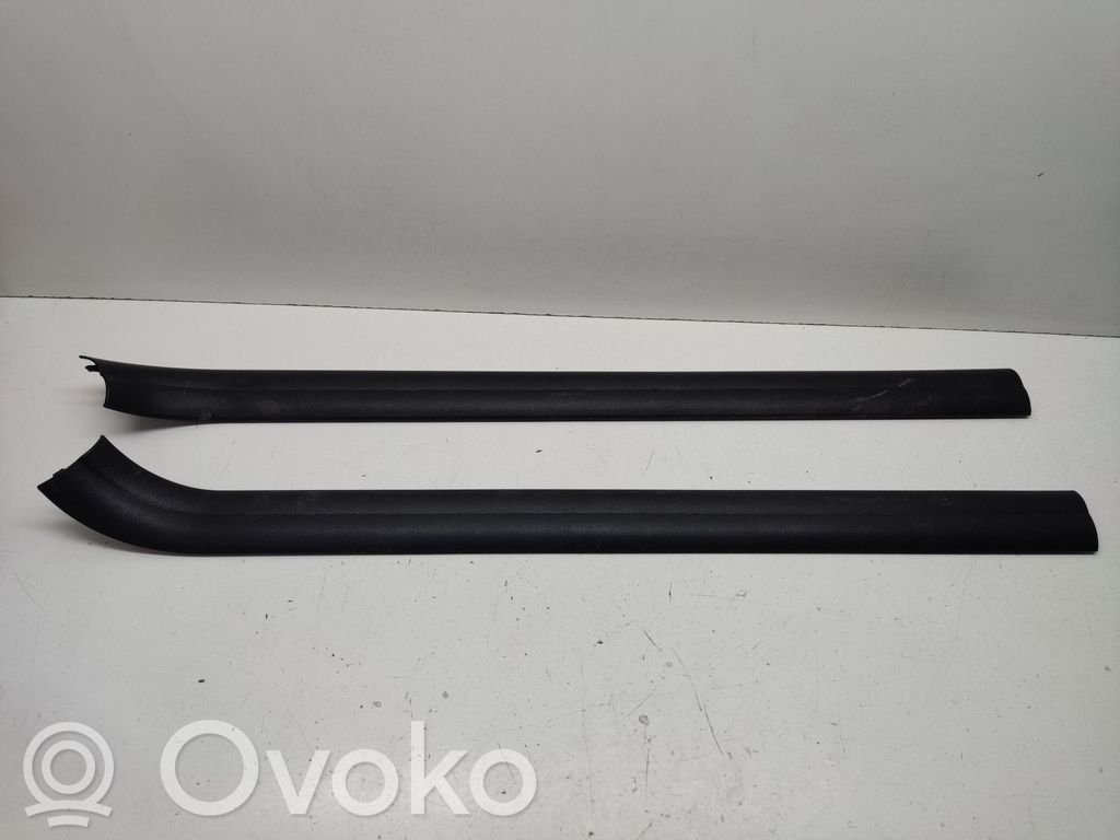 BMW 1 E82 E88 Priekinio slenksčio apdaila (vidinė) 