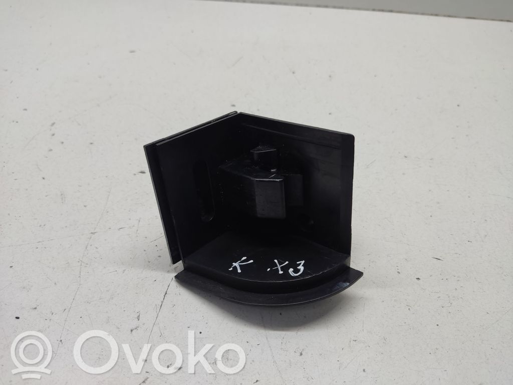 Parcel shelf load cover mount bracket   7026709