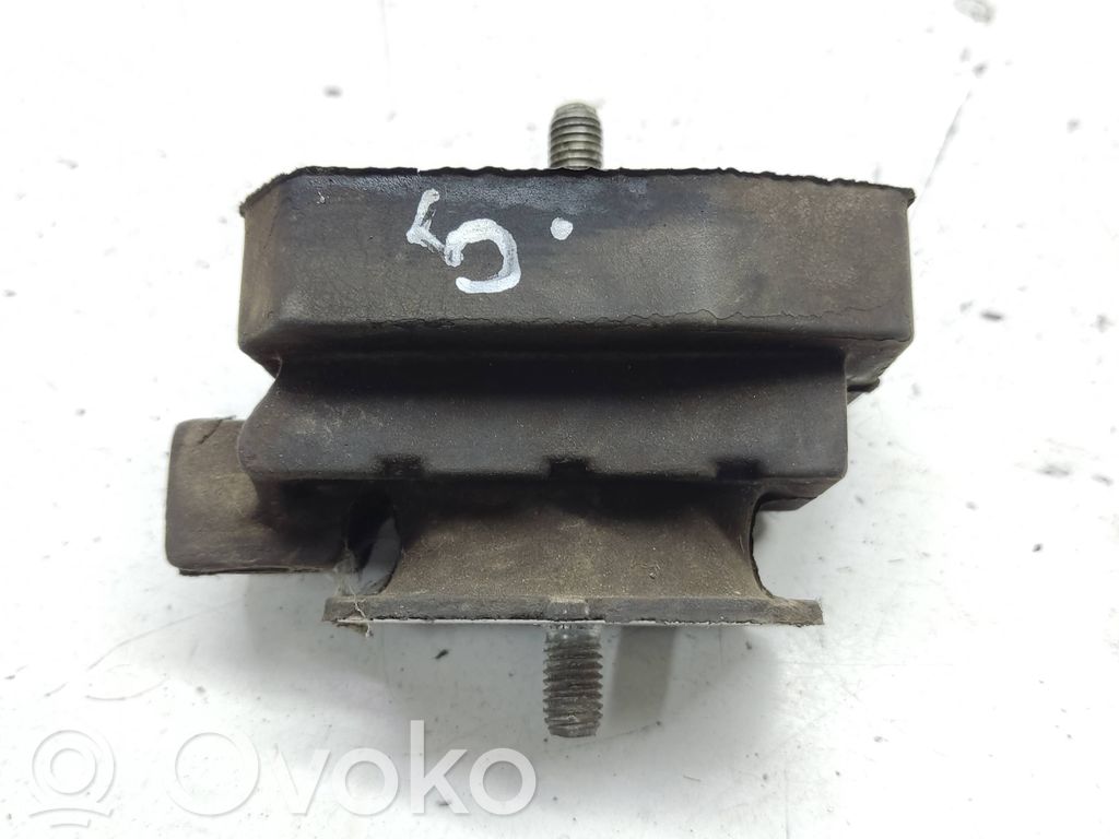 BMW 5 E60 E61 Pārnesumkārbas stiprinājuma kronšteins 
