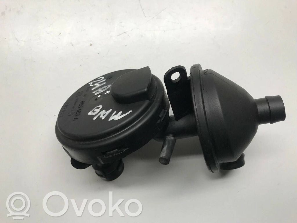 Öljyn huohotinsäiliö   7501566