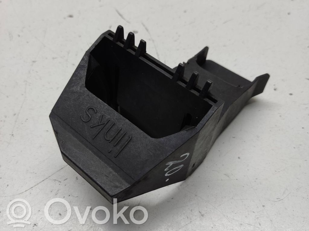 BMW 5 E39 Radiator mount bracket 