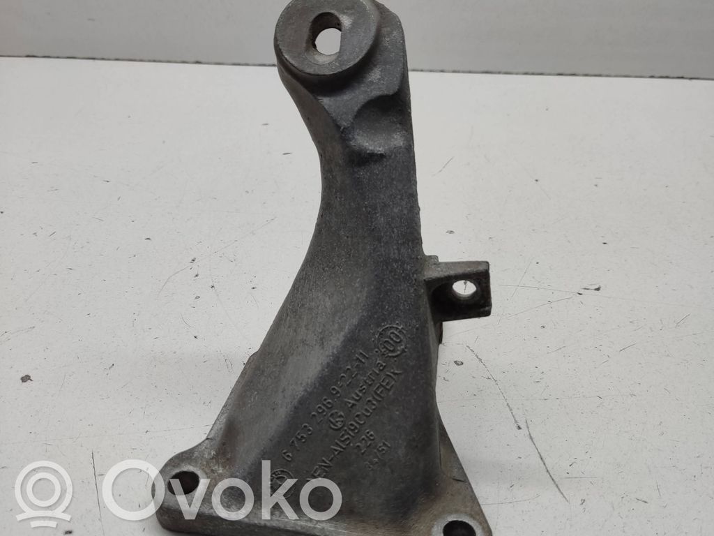 BMW 3 E46 Engine mounting bracket 