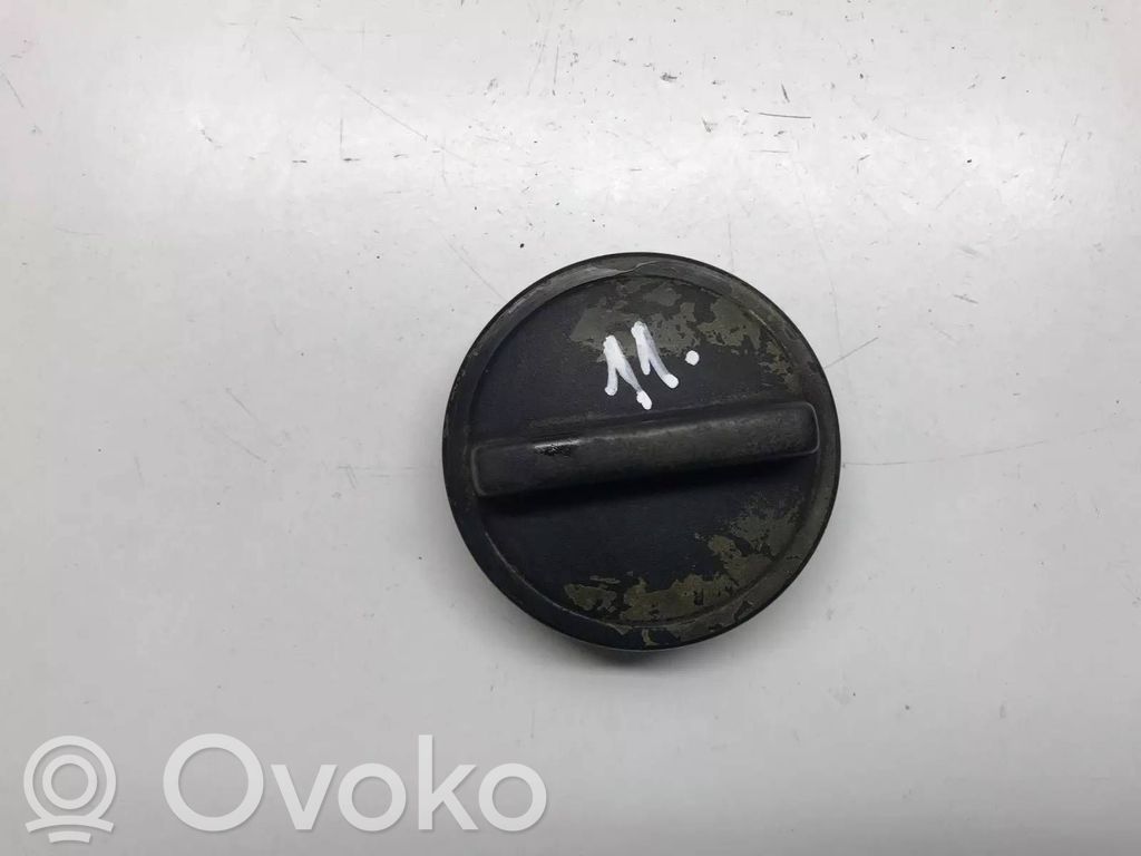 BMW 3 E30 Eļļas uzpildes atveres vāciņš 