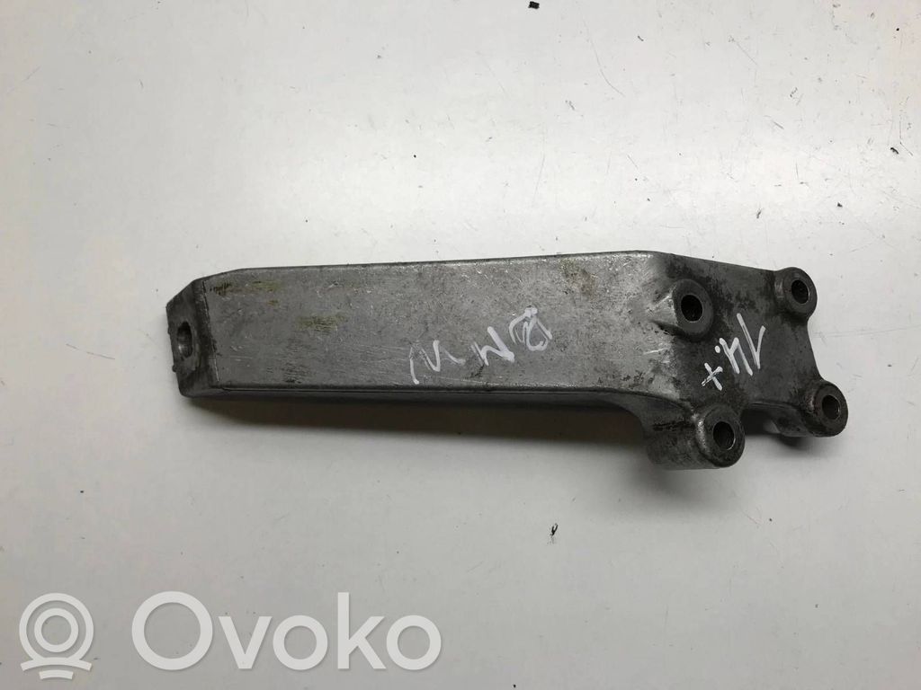 BMW 3 E30 Engine mounting bracket 