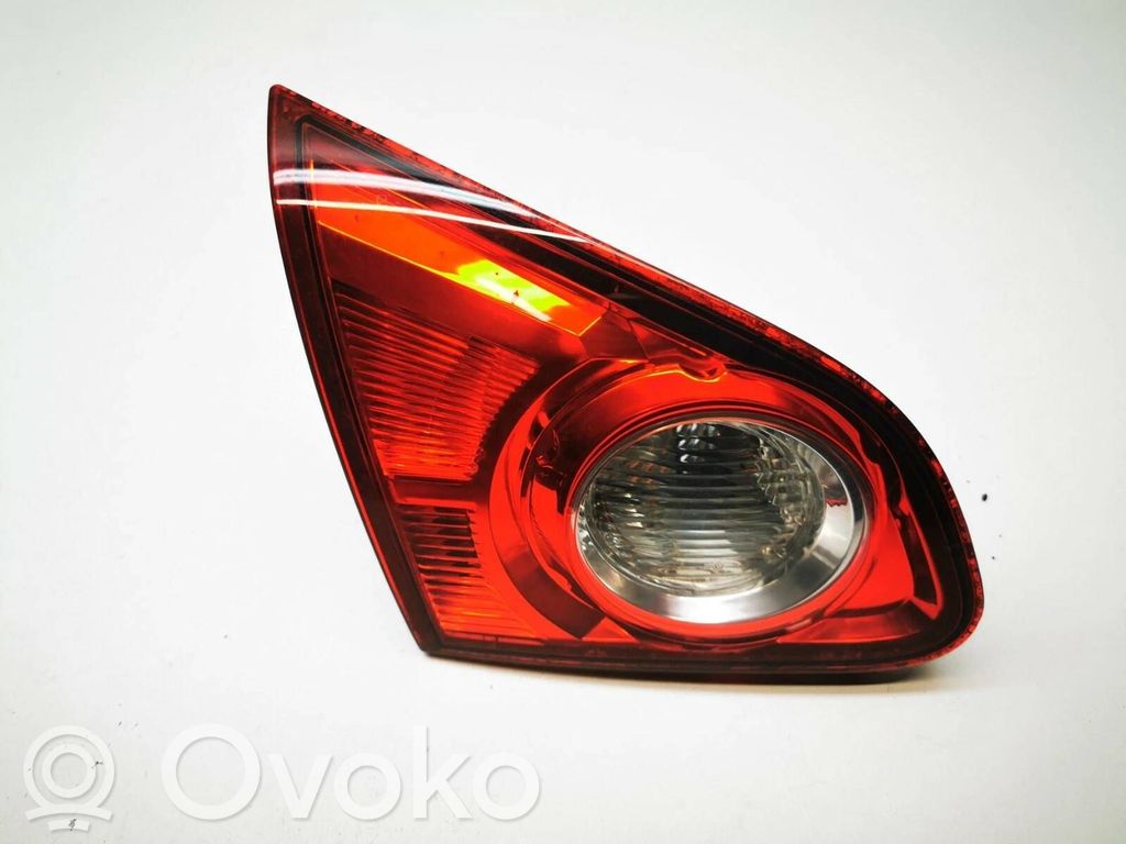 Lampy tylnej klapy bagażnika   26554JD80A