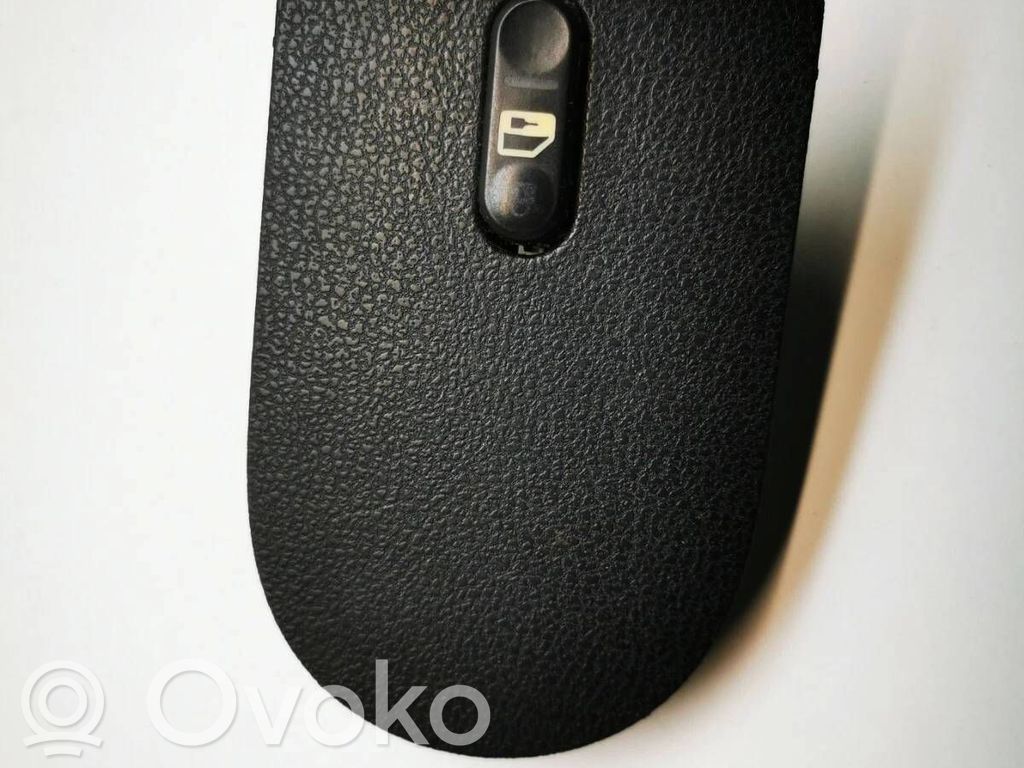 Nissan Qashqai Przycisk centralnego zamka 