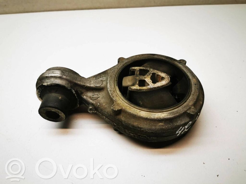 Nissan Qashqai Engine mount bracket 