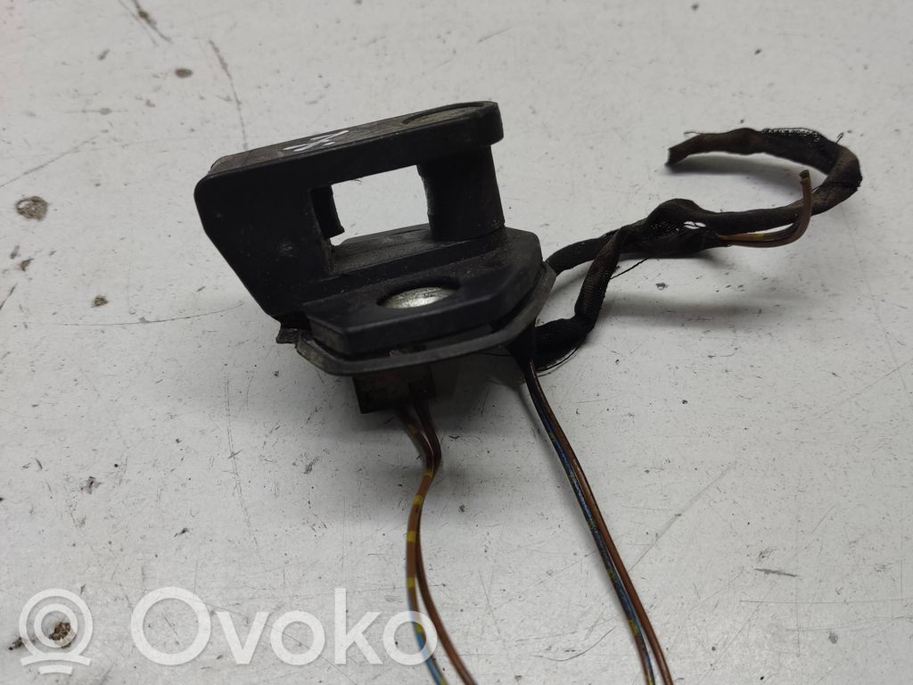 BMW 5 E39 Front door lock loop/hook striker 