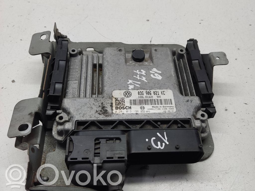 Volkswagen PASSAT B6 Sterownik / Moduł ECU 