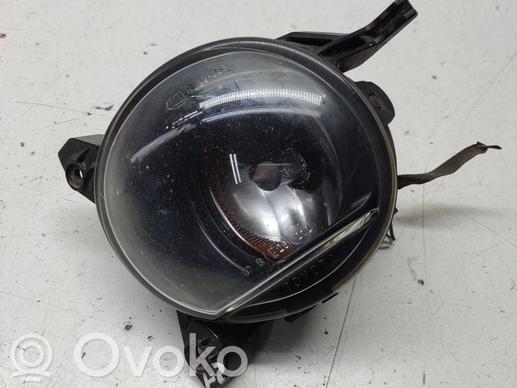 Toyota Corolla Verso AR10 Miglas lukturis priekšā 