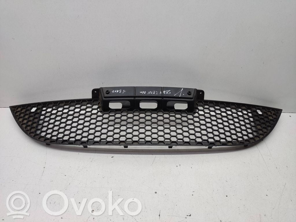 Seat Leon (1P) Etusäleikkö 