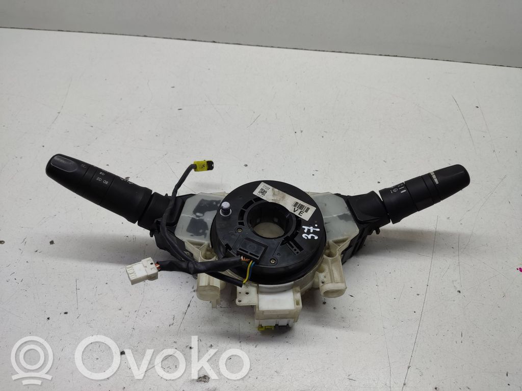 Nissan Primera Interruptor/palanca de limpiador de luz de giro 