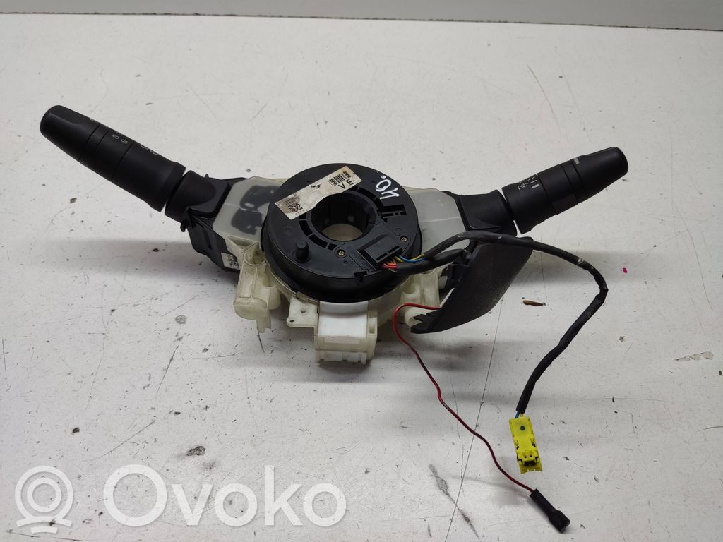 Nissan Primera Interruptor/palanca de limpiador de luz de giro 