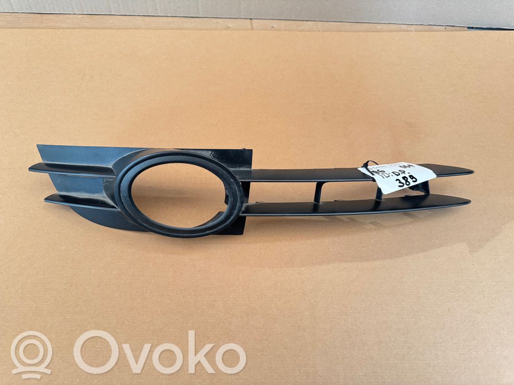 Audi A6 S6 C6 4F Verkleidung Nebelscheinwerfer / Gitter vorne 