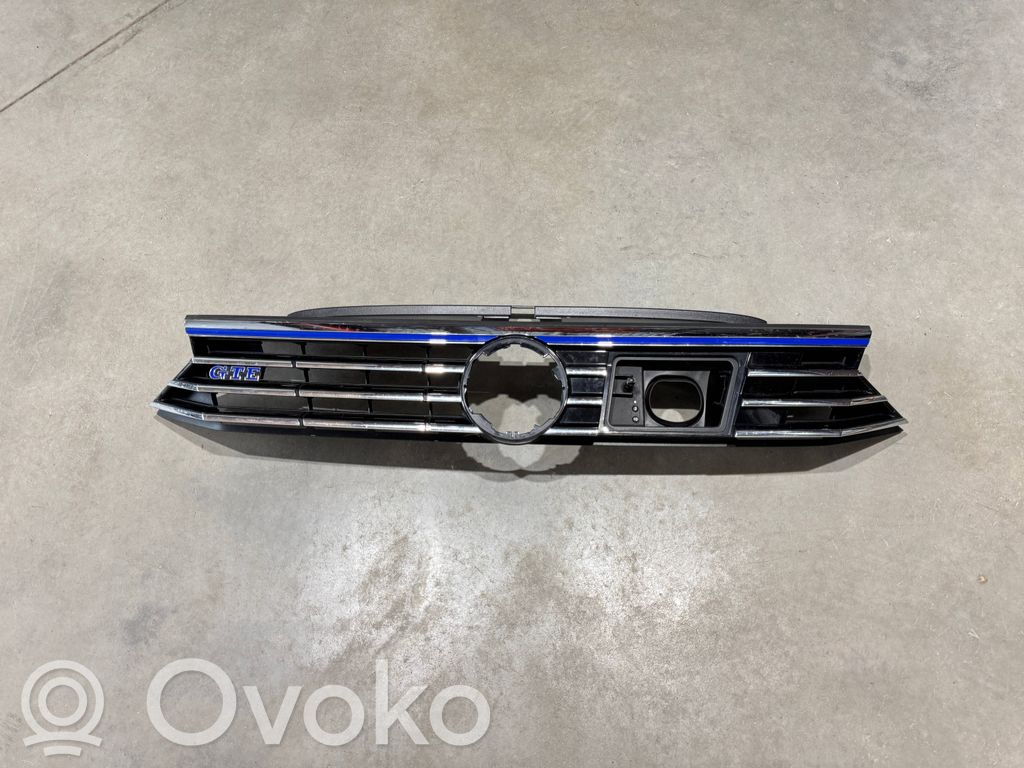 Volkswagen PASSAT B8 Maskownica / Grill / Atrapa górna chłodnicy 