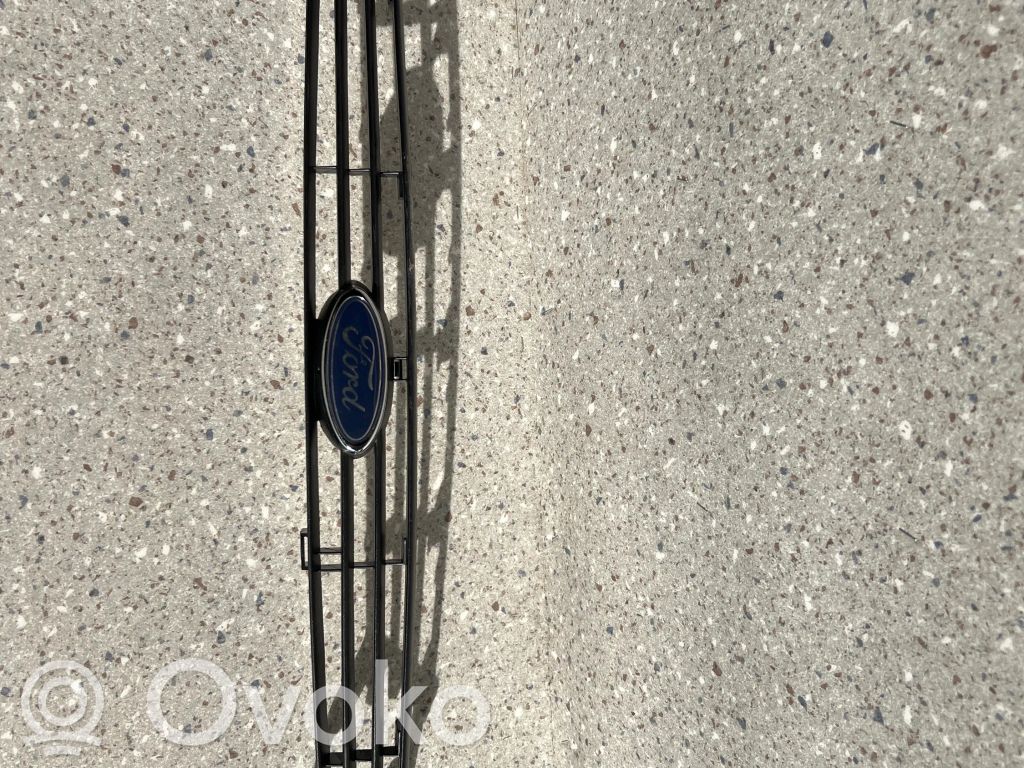 Ford Focus Front bumper upper radiator grill 