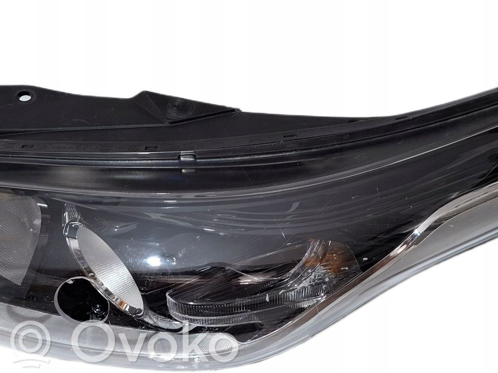 KIA Ceed Headlight/headlamp 