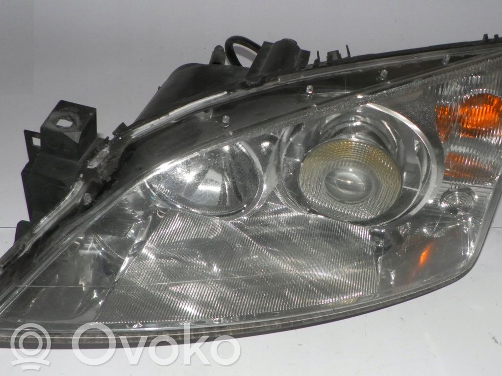 Ford Mondeo Mk III Phare frontale 