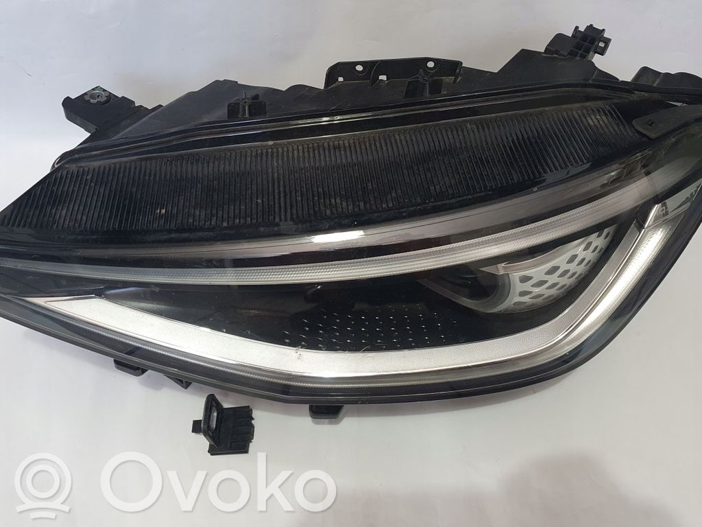 Volkswagen ID.4 Lampa przednia 