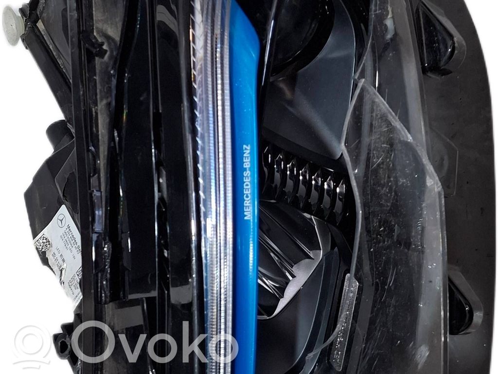 Mercedes-Benz EQA Scheinwerfer 