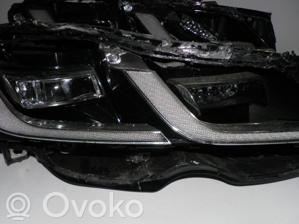 Jaguar XF X260 Lampa przednia 