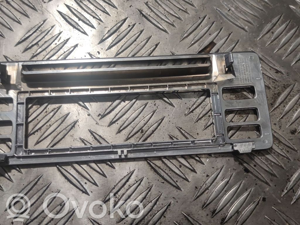 Panel trim   1303415