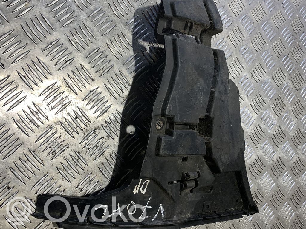 Volvo V70 Etupuskurin kannake 