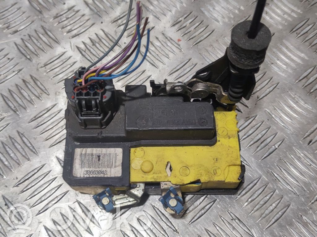 Volvo S60 Front door lock 
