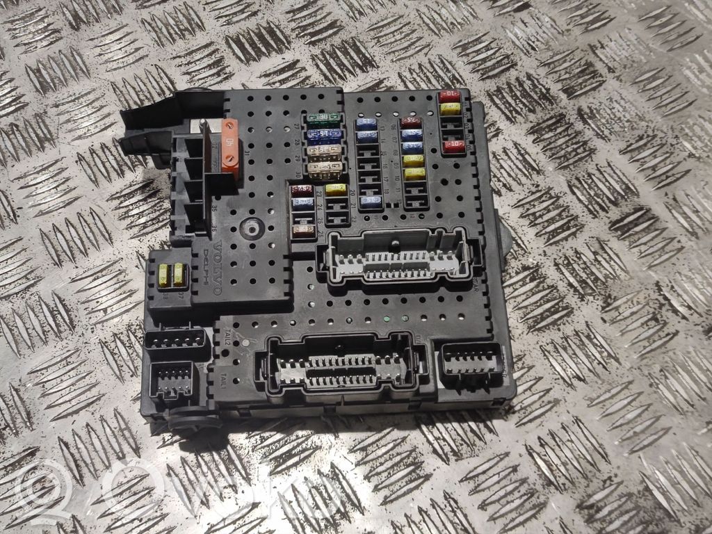 Volvo S60 Fuse module 