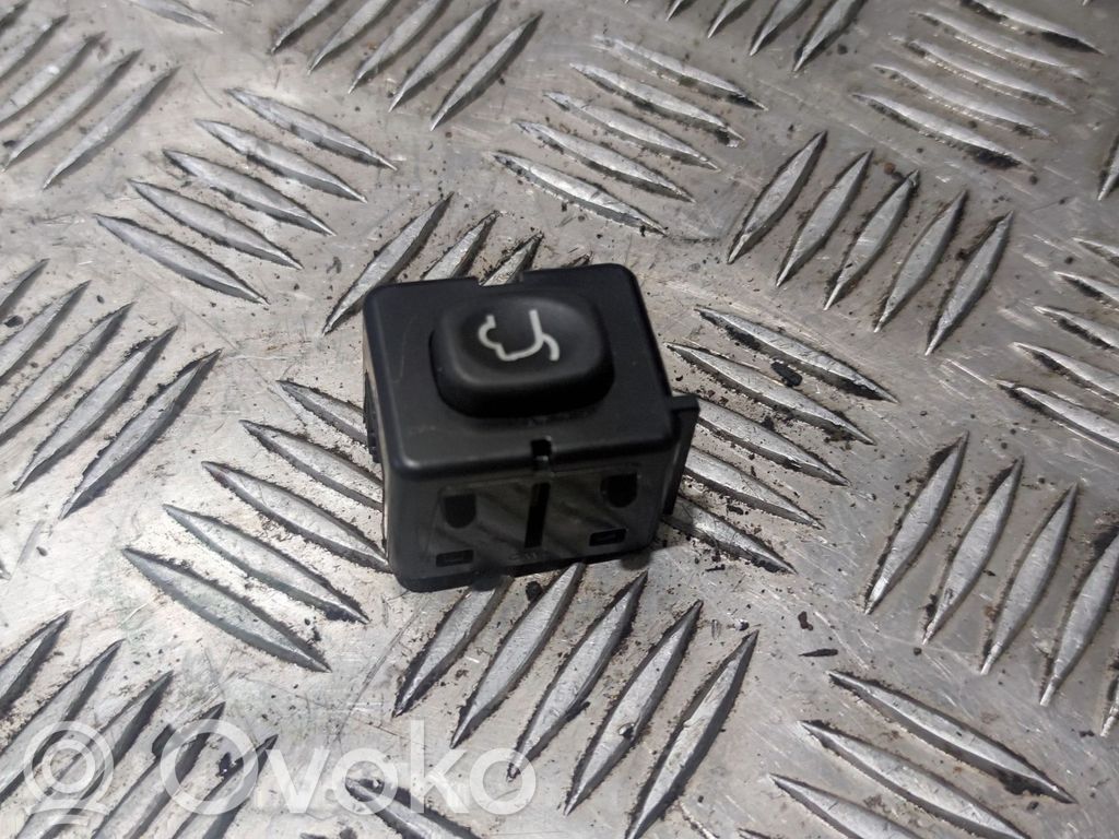 Dodge Durango Tailgate/trunk/boot open switch 
